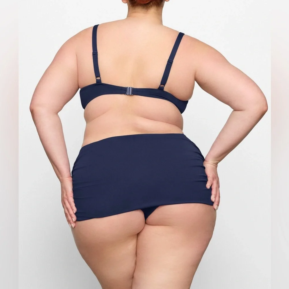 NWT SKIMS Ruched Underwire Sculpting Bikini Top 3x
